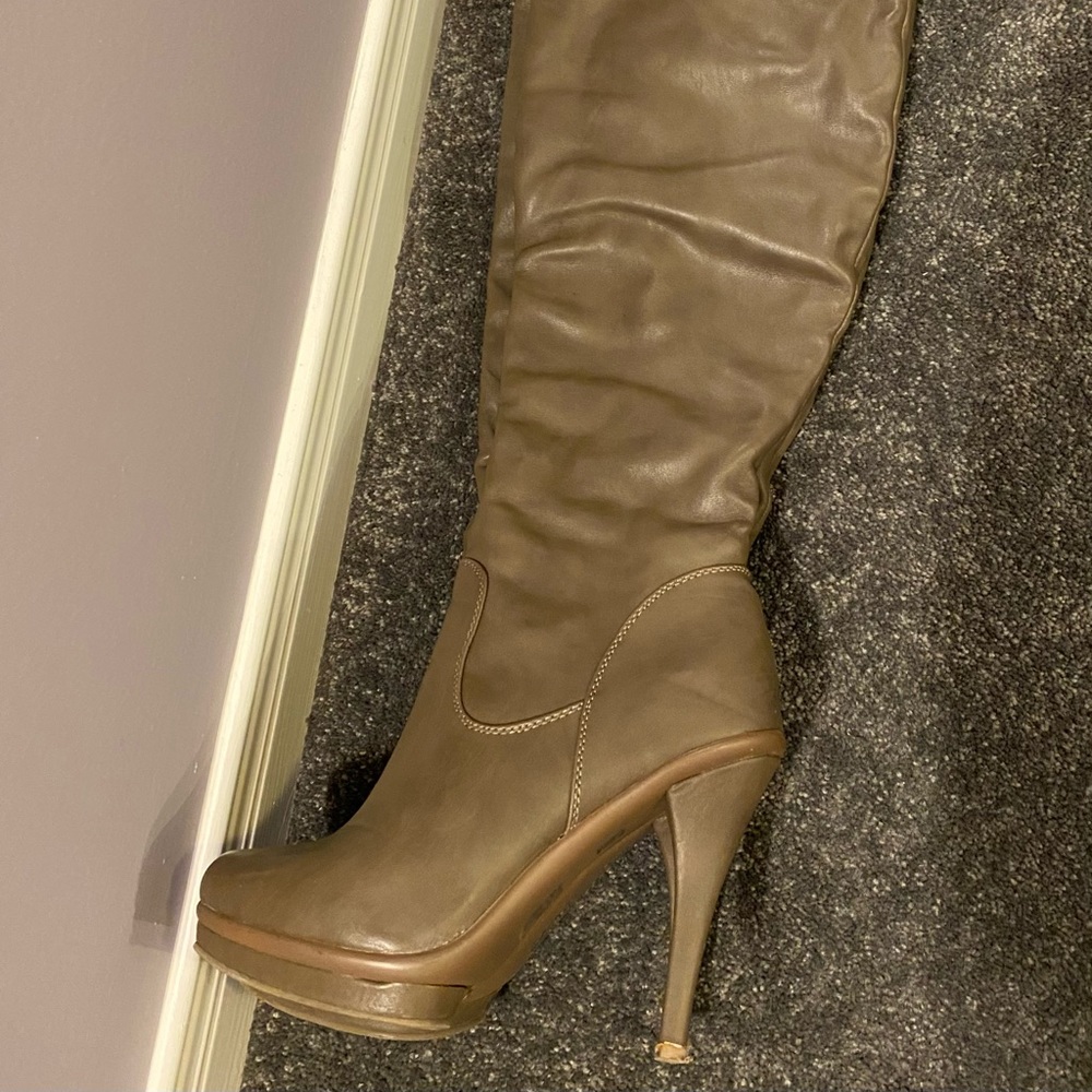 Taupe plateform OTK boots